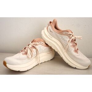 HOKA One One Women's Sz 10.5B Vanilla/Sandstone Kawana 2 Running Shoes
